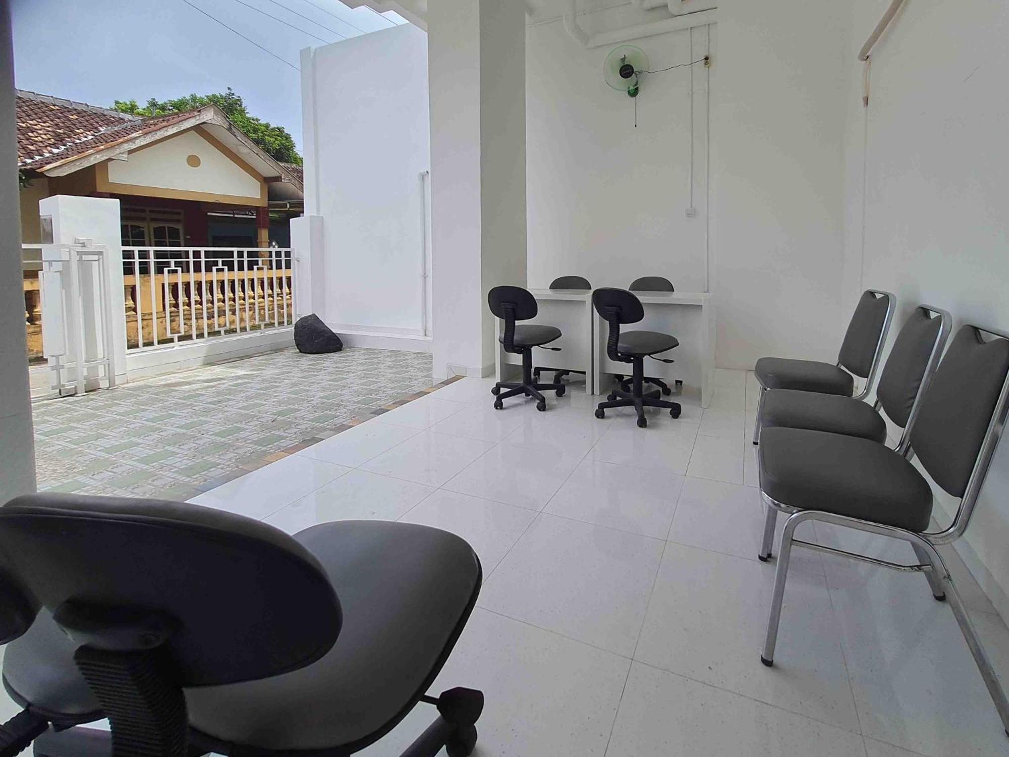 RedDoorz Syariah at Jalan Godean Hotel Ngabean Bagian luar foto