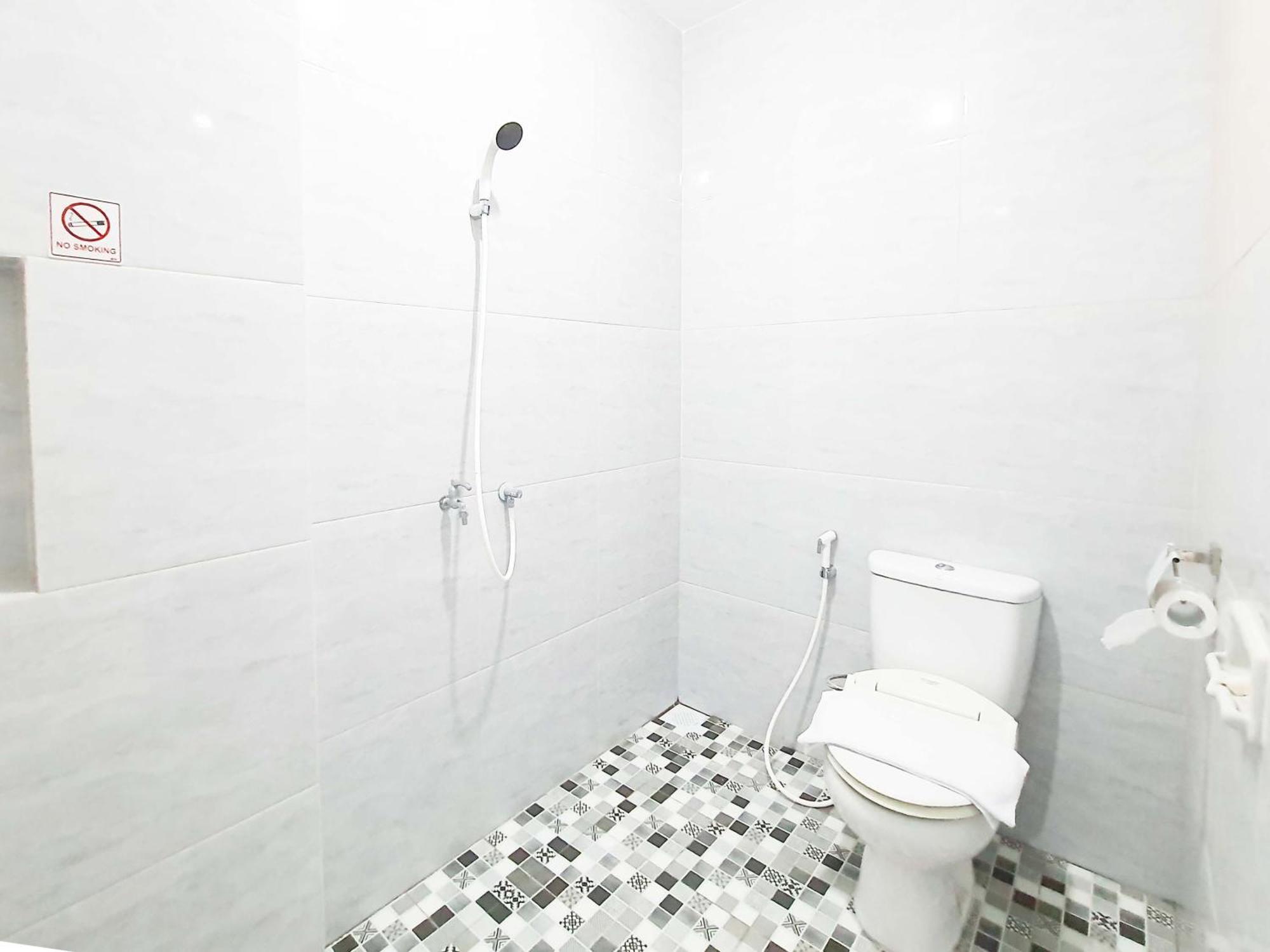 RedDoorz Syariah at Jalan Godean Hotel Ngabean Bagian luar foto