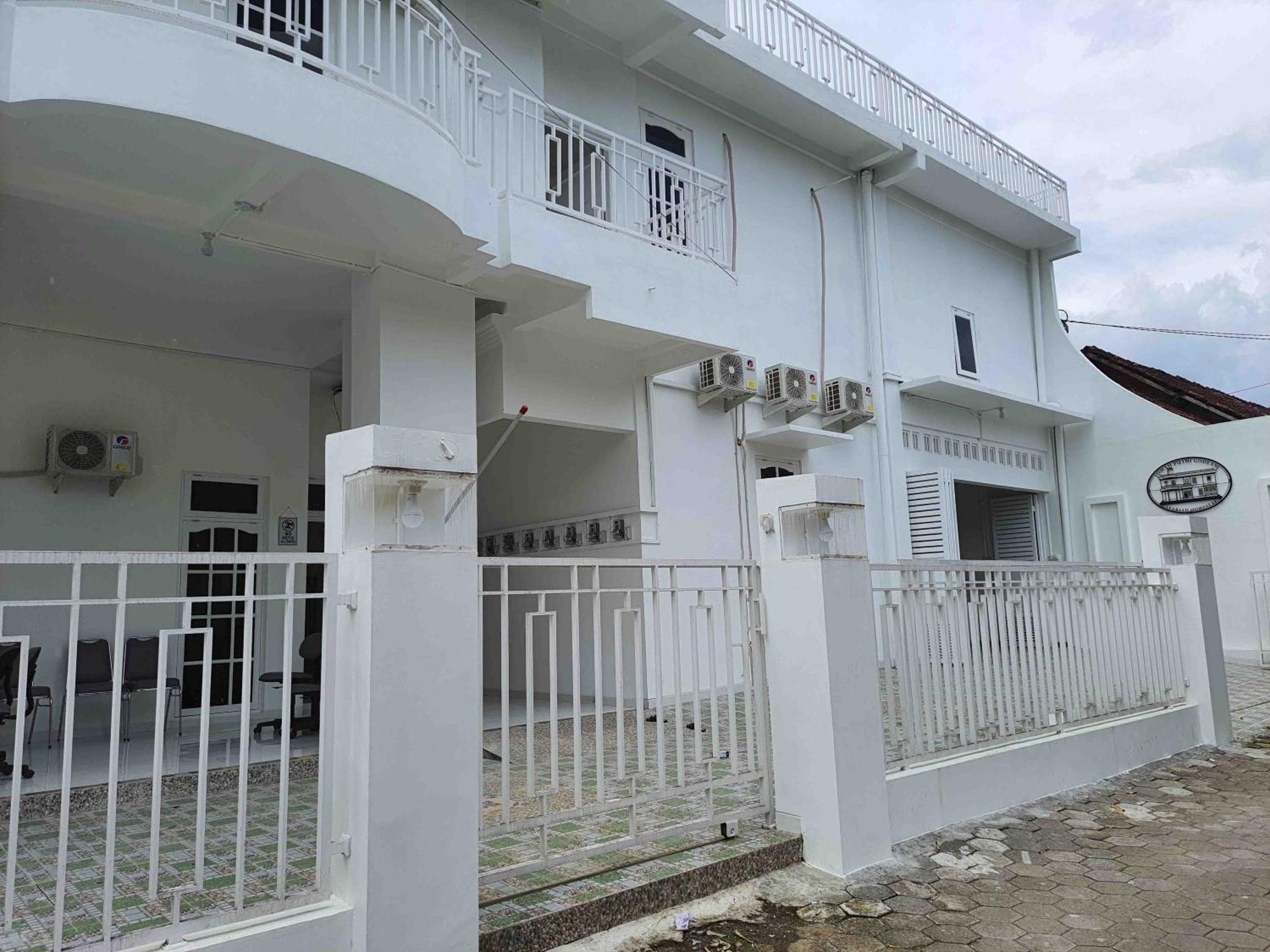 RedDoorz Syariah at Jalan Godean Hotel Ngabean Bagian luar foto